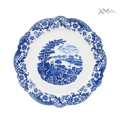 Порцеланова чиния с цветя